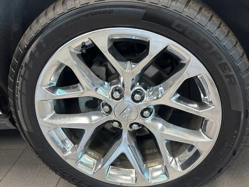 Used 2018 Cadillac Escalade Platinum AWD/4WD image 11