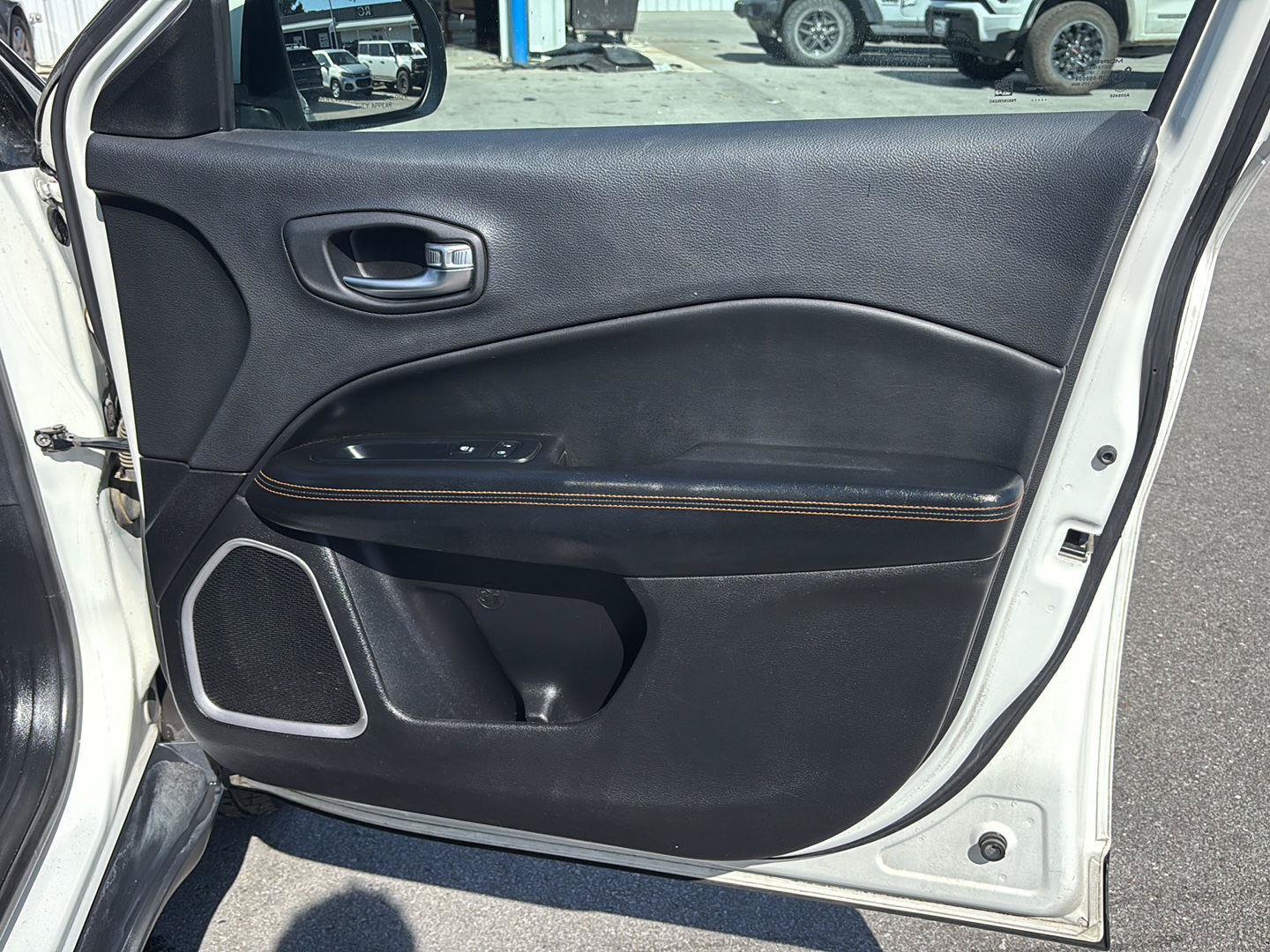 Used 2018 Jeep Compass Limited AWD/4WD image 23