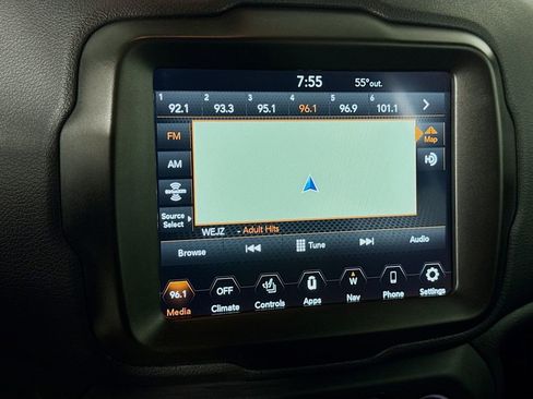 Used 2021 Jeep Renegade Latitude image 22