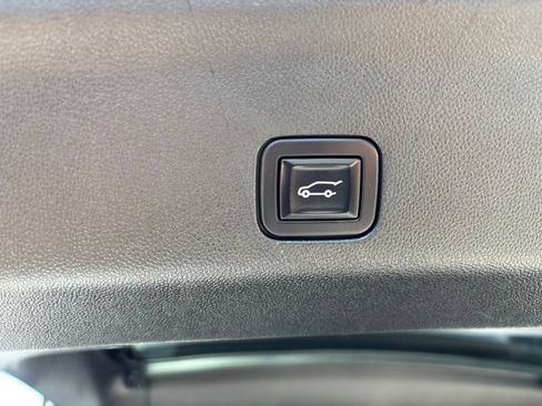 Used 2022 Chevrolet Tahoe Z71 AWD/4WD image 33