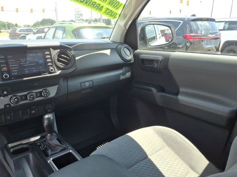 Used 2022 Toyota Tacoma SR RWD image 10