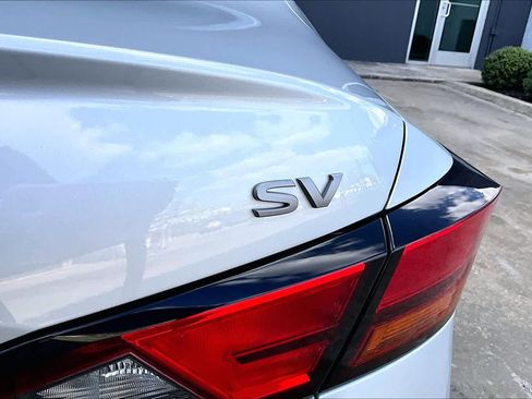 Used 2024 Nissan Altima 2.5 SV image 9
