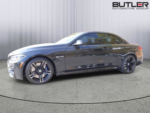 Used 2018 BMW M4 Convertible image 11