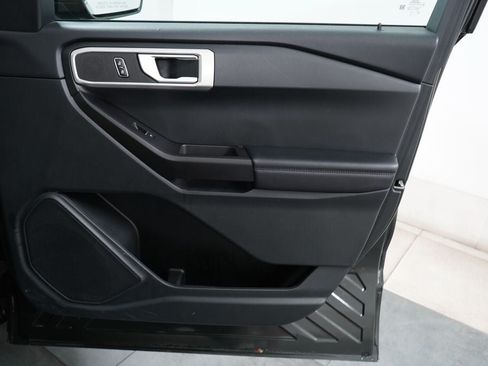Certified 2022 Ford Explorer 4WD image 27