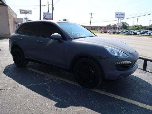 Used 2012 Porsche Cayenne S image 3