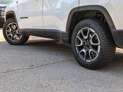 Used 2024 Jeep Compass Trailhawk image 14