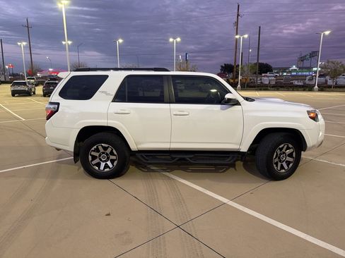 Used 2021 Toyota 4Runner TRD Off-Road image 2
