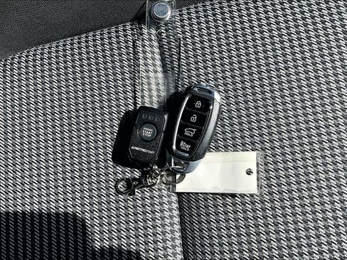 Used 2018 Hyundai Kona SEL w/ SEL Tech Package 02 image 11