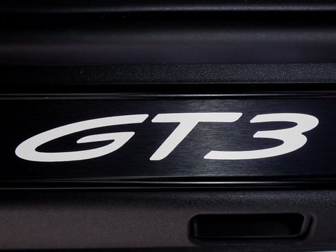 Certified 2022 Porsche 911 GT3 image 22