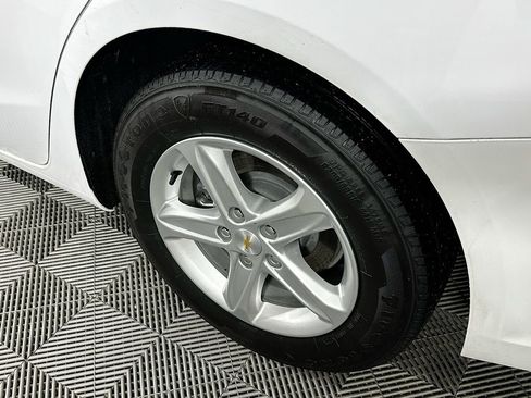 Used 2024 Chevrolet Malibu LT image 36