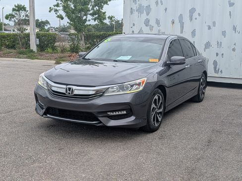 Used 2017 Honda Accord EX image 7