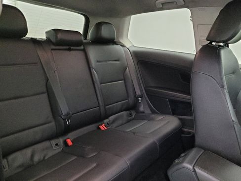 Used 2015 Volkswagen Golf S image 19