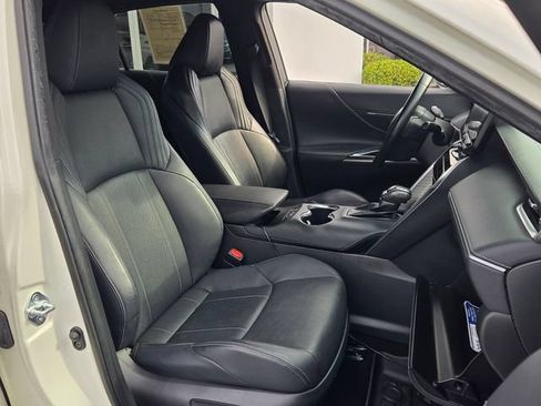 Used 2022 Toyota Venza Limited AWD/4WD image 18