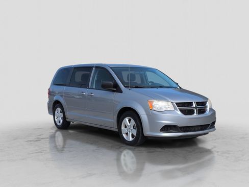 Used 2013 Dodge Grand Caravan SE image 10