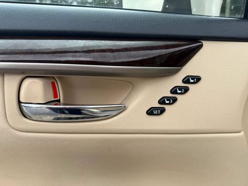 Used 2014 Lexus ES 350 w/ Premium Package FWD image 23