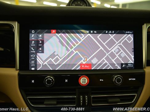 Used 2023 Porsche Macan AWD/4WD image 30