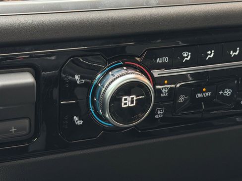 Used 2026 GMC Sierra 1500 Elevation image 28