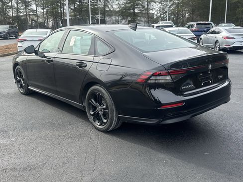 Used 2025 Honda Accord SE image 9