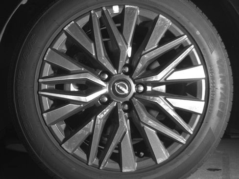 Used 2025 Nissan Altima 2.5 SV image 12