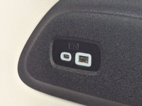 Used 2021 Chrysler Pacifica Touring-L w/ Uconnect Theater Family Group AWD/4WD image 35
