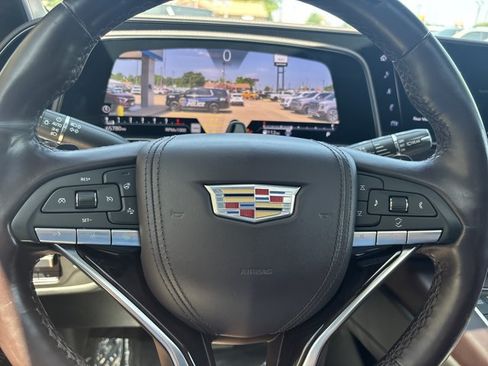Used 2023 Cadillac Escalade Premium Luxury Platinum AWD/4WD image 33