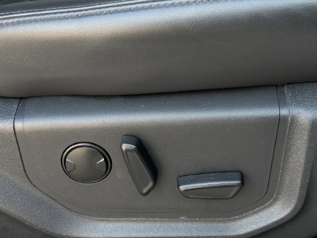 Used 2024 Ford Expedition XLT RWD image 30