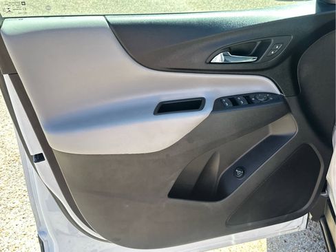 Used 2020 Chevrolet Equinox LT image 21