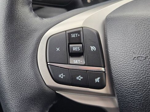 Used 2024 Ford Explorer XLT image 23