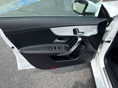 Used 2025 Mercedes-Benz CLA 250 4MATIC image 13
