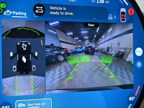 Used 2025 MINI Cooper 2-Door Hardtop image 17