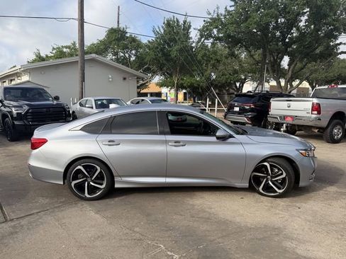 Used 2019 Honda Accord Sport image 7