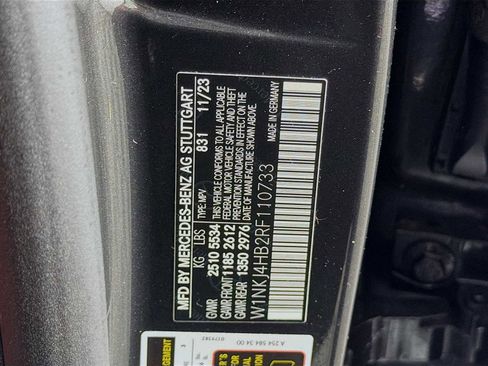 Used 2024 Mercedes-Benz GLC 300 4MATIC image 30