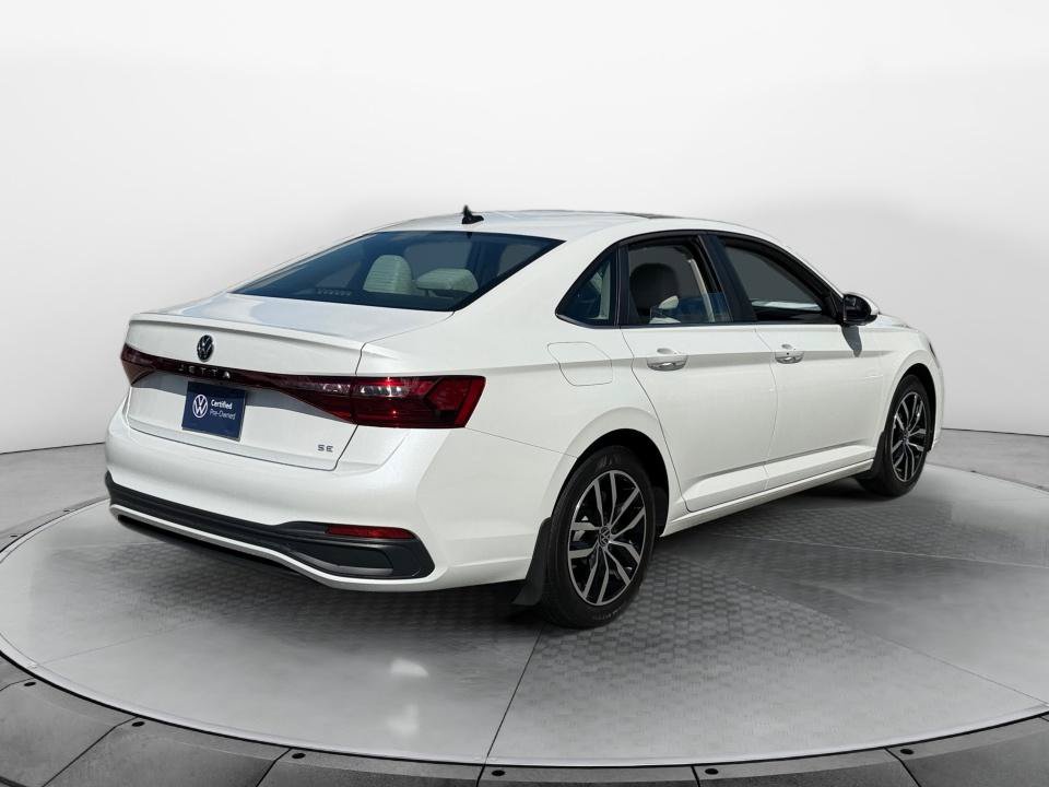 Certified 2026 Volkswagen Jetta SE FWD image 7