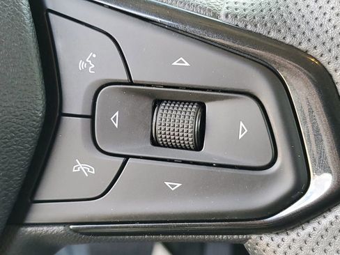 Used 2023 Chevrolet TrailBlazer LT FWD image 12