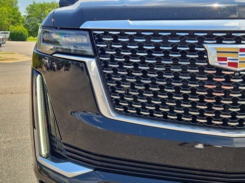 Used 2022 Cadillac Escalade Premium Luxury AWD/4WD image 5