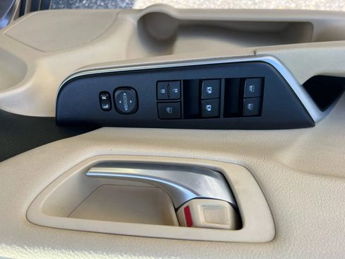 Used 2017 Toyota Camry LE image 22