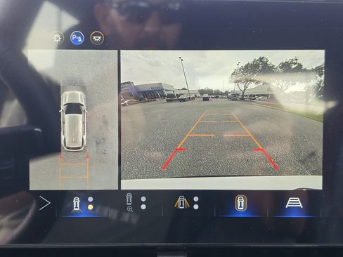 New 2026 Chevrolet Equinox RS w/ Convenience Package III FWD image 31