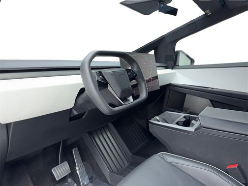 Used 2024 Tesla Cybertruck AWD Crew Cab image 16