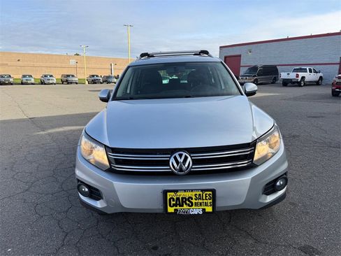 Used 2012 Volkswagen Tiguan S image 3