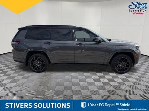 Used 2023 Jeep Grand Cherokee L Summit w/ Advanced Protech Group IV AWD/4WD image 5