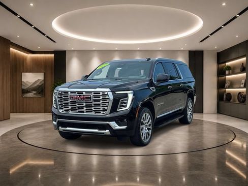 Used 2025 GMC Yukon XL Denali AWD/4WD image 4