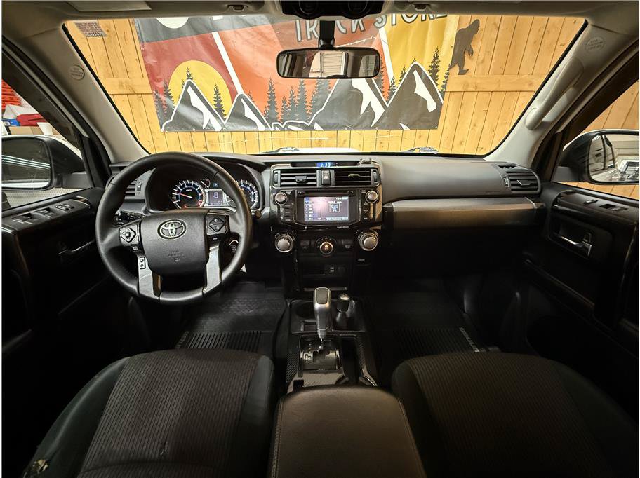 Used 2018 Toyota 4Runner TRD Off-Road AWD/4WD image 16