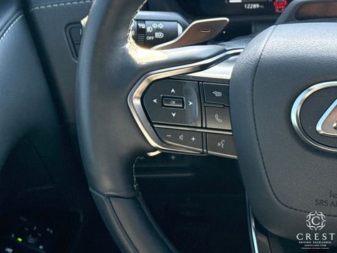 Used 2025 Lexus LX 600 4WD w/ Luxury Package image 14