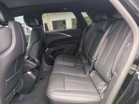 Used 2024 Cadillac Lyriq Luxury image 15