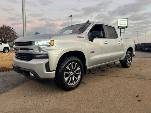 Used 2022 Chevrolet Silverado 1500 RST image 2
