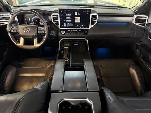 Used 2024 Toyota Sequoia Platinum AWD/4WD image 10
