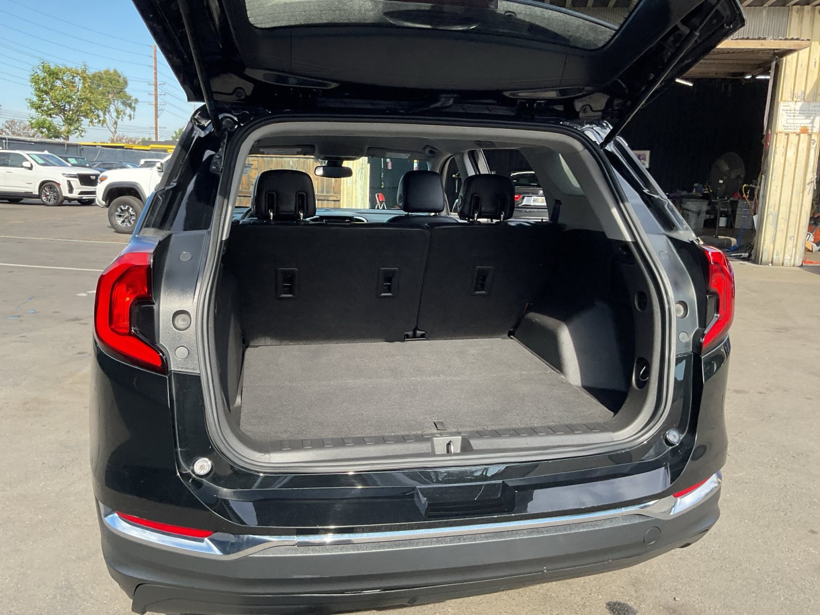 Used 2020 GMC Terrain SLT AWD/4WD image 26