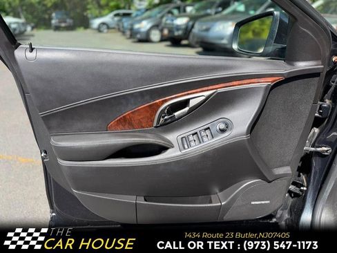 Used 2011 Buick LaCrosse CXS w/ Driver Confidence Package FWD image 10