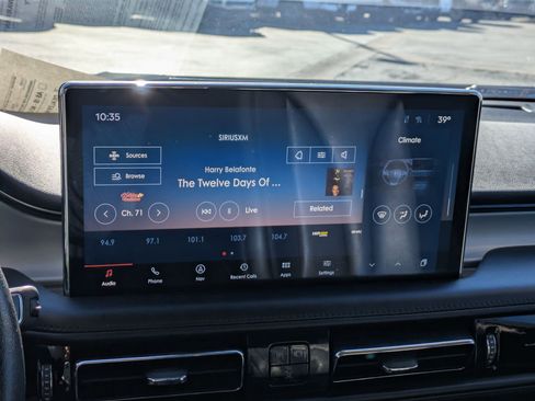 Used 2023 Lincoln Nautilus Standard w/ Premium Package image 22