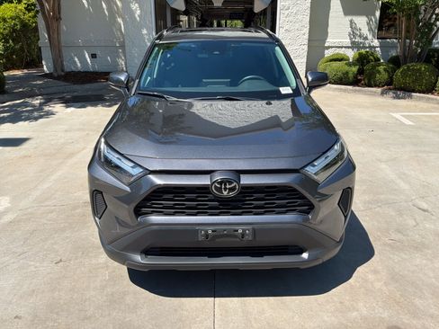 Used 2022 Toyota RAV4 XLE w/ Convenience Package AWD/4WD image 3